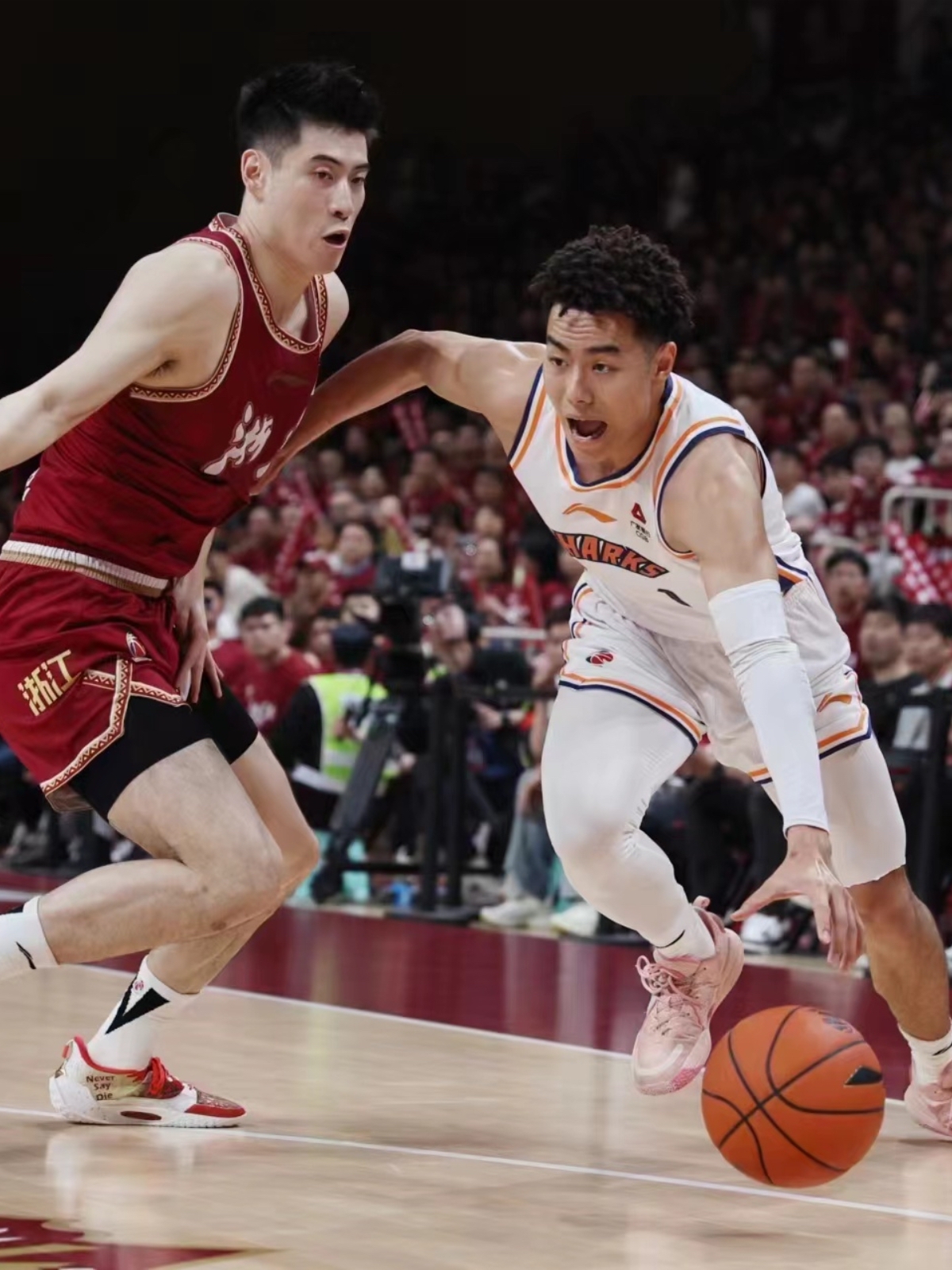 AYX游戏入口关于浙江队迎CBA常规赛关键赛，今晨手感冰凉，媒体盛赞，数据趋势出现新变化的信息